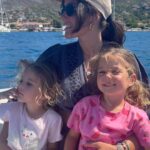 Pelin Akil Instagram - I love you always forever ❤️ En sevdiğim tatil, her koyda her kıyıda anılar bıraktığımız ailecek tekne tatili. Aile olduk artık @samsailingtr ile, bu ikinci senemiz… seneye görüşmek üzere #reklam oldu ama kalpten #tavsiye