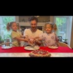 Pelin Akil Instagram - Babalar günün kutlu olsun. Sen bizim her şeyimizsin @anilaltann iyi ki kızlarımın babası benim de sevgilimsin…