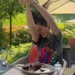 Pelin Akil Instagram - Bakın özellikle özenip yemeği bi de ben yaptığımda Anıl’ın yüzüne ekmek küreğiyle vurmak istediğim anlar 🤣 Siz de bu postun altına tepkisiz bulduğunuz arkadaşlarınızı etiketleyin, ifşalayın 🤣