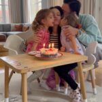 Pelin Akil Instagram - Günün en anlamlı hediyesi kızlardan geldi (doğum günü sabahı ilk kez “ANNE” yazdılar