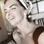 Pelin Karahan Instagram – Bir gülüş… bir bakış… 😊👀