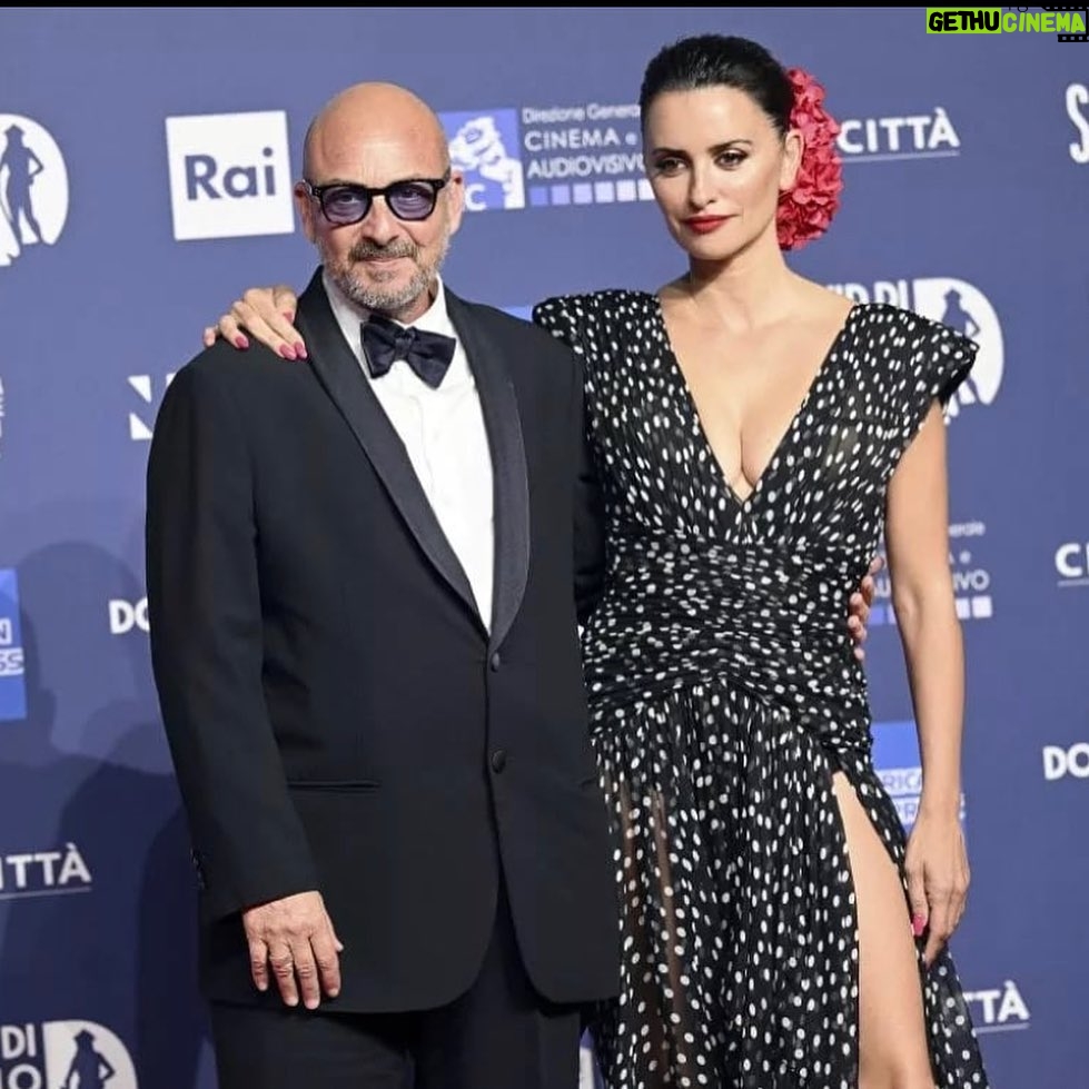 Penélope Cruz Instagram - Thank you so much for my #daviddedonatello nomination! Grazie sempre Italia!!! Thank you @emanuelecrialese for sharing your magic with me and congratulations again for this beautiful, special film. ❤️ @premidavid #L’immensita