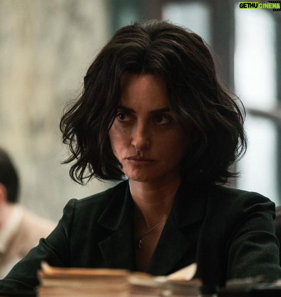 Penélope Cruz Instagram - Being nominated by your peers is the greatest honor. Thank you SAG and thank you Michael for creating this incredible character and trusting me with it. Love you. @michaelmannofficial #sag @neonrated @ferrarithemovie #lauraferrari ❤️
