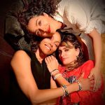 Penélope Cruz Instagram – Love my girls @salmahayek @zoesaldana ❤️ #Repost @salmahayek
・・・
A circle of love, support, empowerment and long lasting friendship ♾️♥️ #grateful 
Un círculo de amor, apoyo, empoderamiento y amistad duradera ♾️ ♥️ #agradecida
