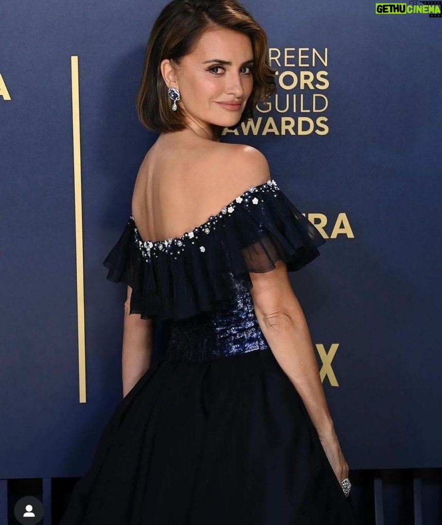 Penélope Cruz Instagram - Saturday night at the SAG awards. So grateful for my FERRARI nomination 💕Thank you!! And congratulations to all the winners and nominees! @sagaftrafound @sagawards @chanelofficial @pabloidbeauty @maryphillips
