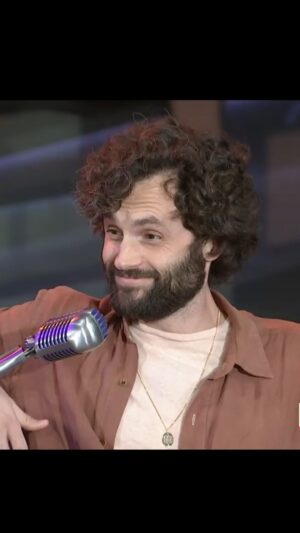 Penn Badgley Instagram - A gift from me to YOU… full video out November 9 @podcrushed @nnnava @scribbledbysophie 👀 @younetflix