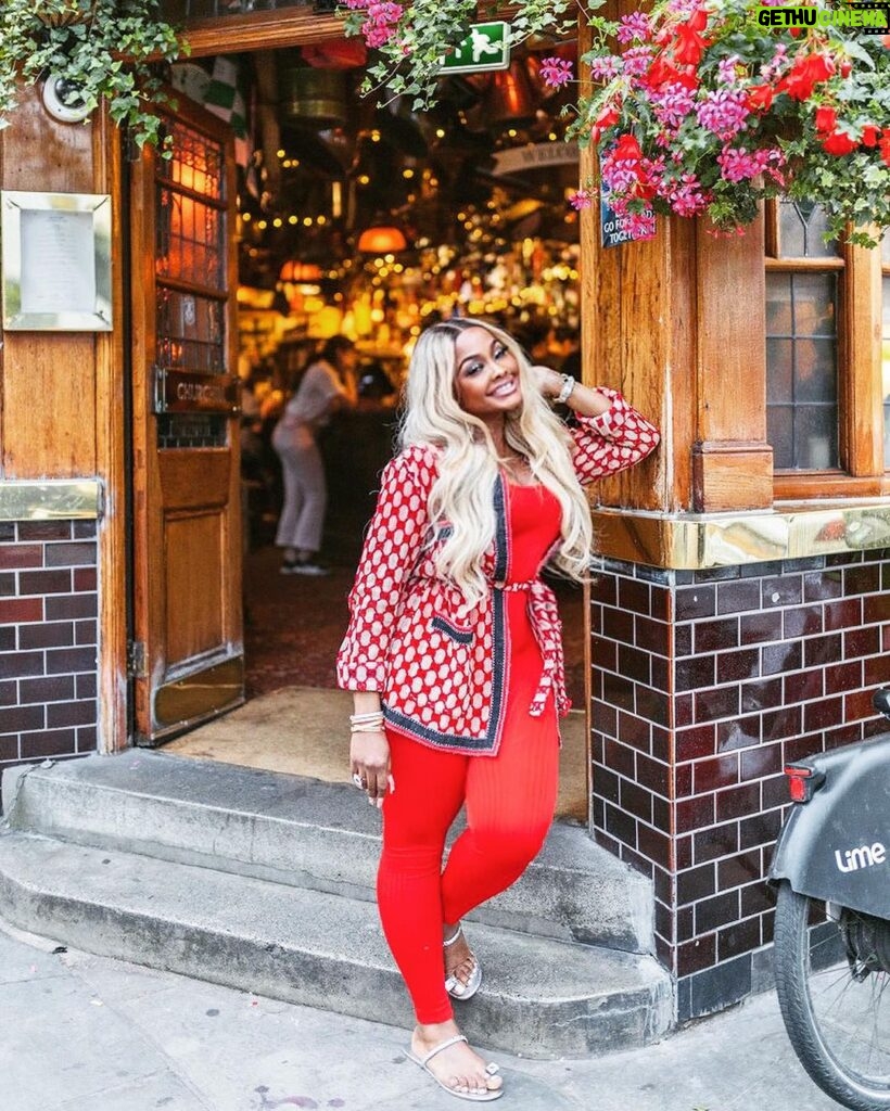 Phaedra Parks Instagram - Live. Love. London. 🇬🇧 📸: @jamesnorthway Churchill Arms Kensington