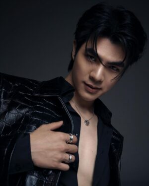 Phakphum Romsaithong Instagram - ,,, I Am Thrilled To Join @Bulgari As Friend Of The House Thailand. ,,,

When I think of Bulgari, the word “Timeless” comes to my mind due to their enduring designs and exquisite craftsmanship. 

I feel honored and grateful to be a part of this family. 

Please stay tuned for magnificent collaborations😊

27/02/24
.
.
#Bulgari 
#BulgariThailand
#BulgariThailandxMile
