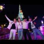 Phakphum Romsaithong Instagram - ,,, Wonderful & Lovely Times In Disneyland💚☺️ ,,, คิดถึงเลยครับ @hkdisneyland . . #HKDisneyland   #Momentous   #LoveTheMemory #CastleOfMagicalDreams   #LetItGo             #WorldOfFrozen Hongkong Disneyland