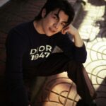 Phakphum Romsaithong Instagram - ,,, ☀️🧧 ,,, @Dior . . #DiorSpring24 Chinatown Yaowarach ไชน่าทาวน์ เยาวราช