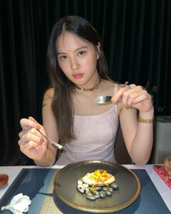 Phantira Pipityakorn Instagram - 🦋🫧🩰🎂 ขอบคุณทุกคนมากๆเลย ขอให้ทุกคำอวยพรย้อนกลับไปหาทุกคนด้วยนะคับ💘 I couldn’t be happier🫠✨ Chai Jia Chai 蔡家菜 - ไชย เจีย ชัย