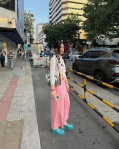 Phantira Pipityakorn Instagram - อยากให้คุณแสกกลางจะได้มีผมข้างๆตลอดเวลา5555555555555555555555.-.
