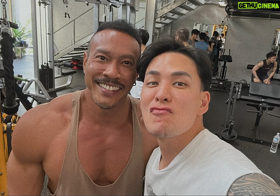 Pharanyu Rojanawuttitham Instagram - สุขุมวิทใครก็ได้ เจอคนนี้ โชคดีของพวกมึงแล้ว🥰🥰🔥🔥🔥 @farahsunamun 🥊🥊🥊คนนี้ของจริง