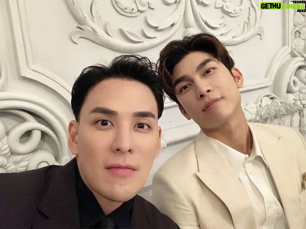 Pharanyu Rojanawuttitham Instagram - เรายังถ่ายละครก่อนต่อ @metinee @suam @mewsuppasit 💪💪💪💪💪🔥🔥🔥🔥🔥