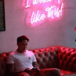 Pharanyu Rojanawuttitham Instagram - แต่งร้านสักใหม่นะ @tacktattoostudio ก็จะฟิวประมาณนี้นะ😊😊🥰🥰🥰🥰🥰🥰 นี้จะเป็นบาร์แล้ว สนใจสะกิด มานะ😊😊