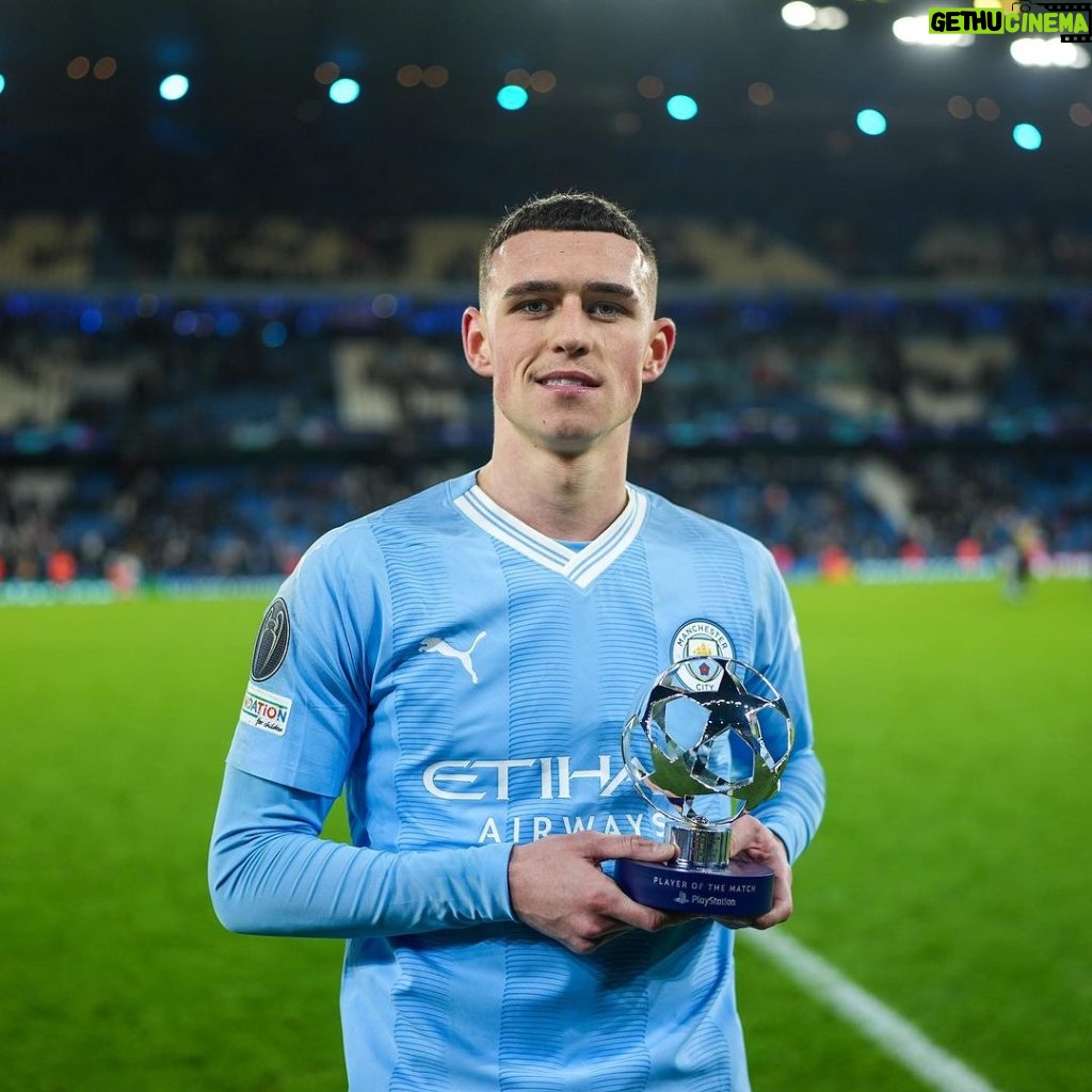 Phil Foden Instagram - Class night in the Champions League 👌🏻 We never give up 👊🏻🔵 Etihad Stadium