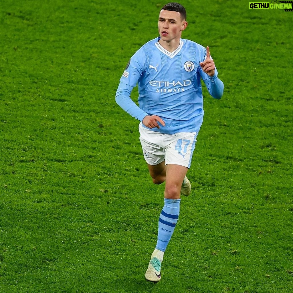 Phil Foden Instagram - Class night in the Champions League 👌🏻 We never give up 👊🏻🔵 Etihad Stadium