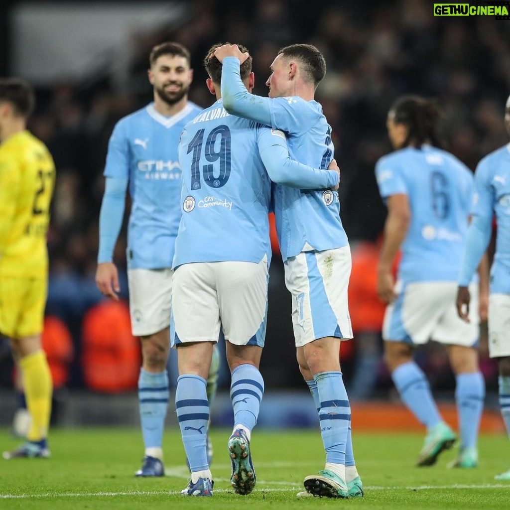 Phil Foden Instagram - Class night in the Champions League 👌🏻 We never give up 👊🏻🔵 Etihad Stadium