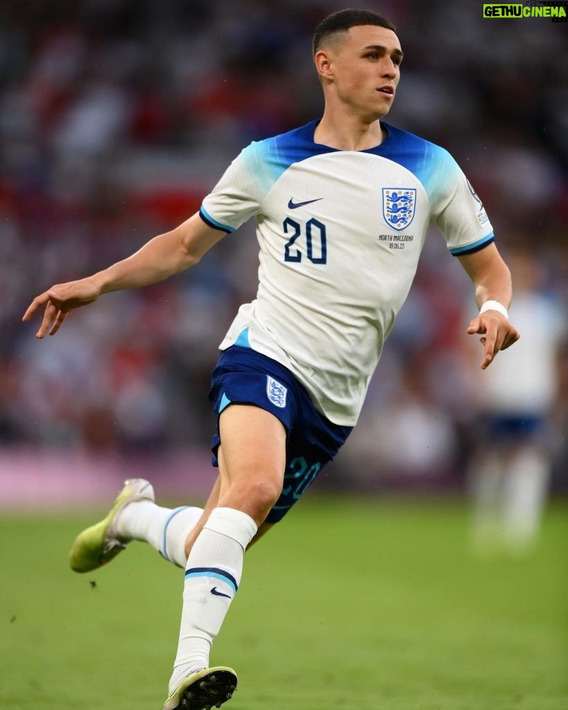 Phil Foden Instagram - Decent win to finish the season 💪🏻🏴󠁧󠁢󠁥󠁮󠁧󠁿 Congrats on your first hat-trick @bukayosaka87 and for your first @england goal @kalvinphillips 👏🏻👏🏻