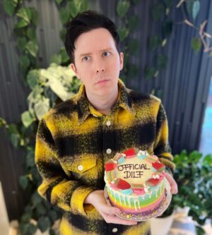 Phil Lester Instagram - okay Dan is now officially banned from ordering the birthday cake

dilf more like CAKE I’d like to EAT am I right #cile