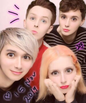 Phil Lester Instagram - More terrifying purikura with @mimeiland @duncanthegreat @danielhowell 🇯🇵✨📸