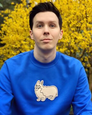Phil Lester Instagram - NEW MERCH! 💙💛🖤🐶
amazingphilshop.com

USA: us.amazingphilshop.com
AUSTRALIA au.amazingphilshop.com