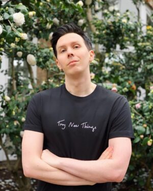Phil Lester Instagram - NEW MERCH! 💙💛🖤🐶
amazingphilshop.com

USA: us.amazingphilshop.com
AUSTRALIA au.amazingphilshop.com