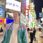 Phil Lester Instagram - Your dads had a dank holiday in Japan thanks please pretend there is an amazing view of mt Fuji behind that cloud🗻