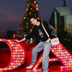 Phuwin Tangsakyuen Instagram - Coach launches ’Coach Holiday Pop Up‘ to celebrate the festive season at ICONSIAM. Catch sight of the Christmas tree and various photo corners set up by Coach to welcome visitors, providing a unique experience and creating an atmosphere of celebration to usher in the new year. #CoachHoliday #CoachNY #ICONSIAM