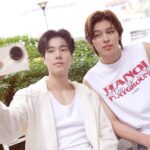 Phuwin Tangsakyuen Instagram - ยืนยัน!! ผิวของ @ppnaravit หอมมากกกกกกกกกกกกก!! อยากรู้ว่าหอมประมาณไหน ต้องซื้อมาลองใช้กันเองนะคร้าบบบบบบ Twelve Plus Brightening Perfume Lotion โลชั่นเนื้อหอม ล็อคกลิ่นหอมแบบเคาเตอร์แบรนด์ ติดผิว 12 ชั่วโมง เนื้อโลชั่นบางเบา ซึมง่าย ไม่เหนียวเหนอะหนะ บำรุงผิวฉ่ำไบร์ ด้วย Niacinamide พร้อมเทคโนโลยี Sensfeel ใครได้กลิ่นก็ต้องหลงรัก มี 2 กลิ่นให้เลือกซื้อกัน กลิ่น Peony Brush หอมดอกพีโอนี และความสดชื่นจากผลส้ม ชวนหลงหลงใหล กลิ่น London Pear หอมผลแพรสดฉ่ำ และกลีบดอกฟรีเซีย หอมสดชื่นสไตล์ลูกคุณหนู เติมสเน่ห์ได้ทุกวัน ใครอยากผิวหอมเหมือนกัน รีบไปซื้อได้ที่วัตสันเท่านั้นนะครับ #PondPhuwinXTwelvePlus #โลชั่นเนื้อหอม