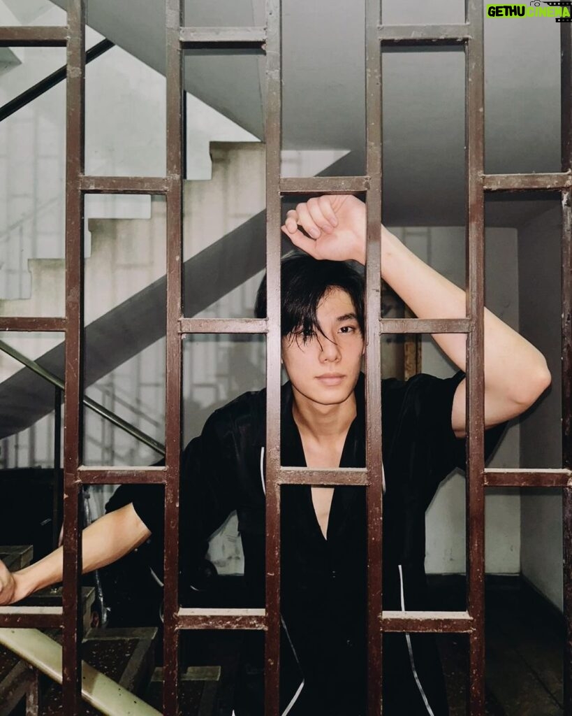 Phuwin Tangsakyuen Instagram - imprisoned 🔒