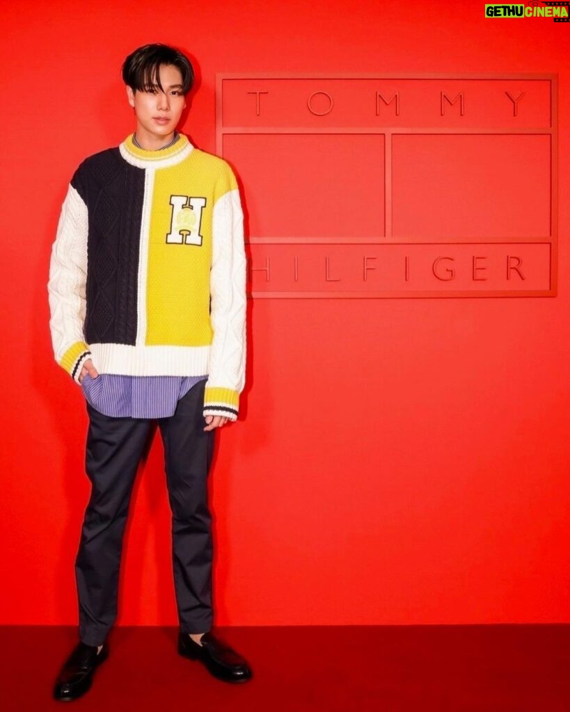 Phuwin Tangsakyuen Instagram - A night in the city that never sleeps #TommyHilfiger #TommyHilfigerTH