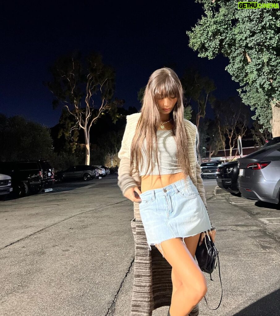 Pia Mia Instagram - 💖 you are not stuck. you have choices. you can think new thoughts. you can learn something new. you can create better habits. all that matters is you make the choice today and never look back.