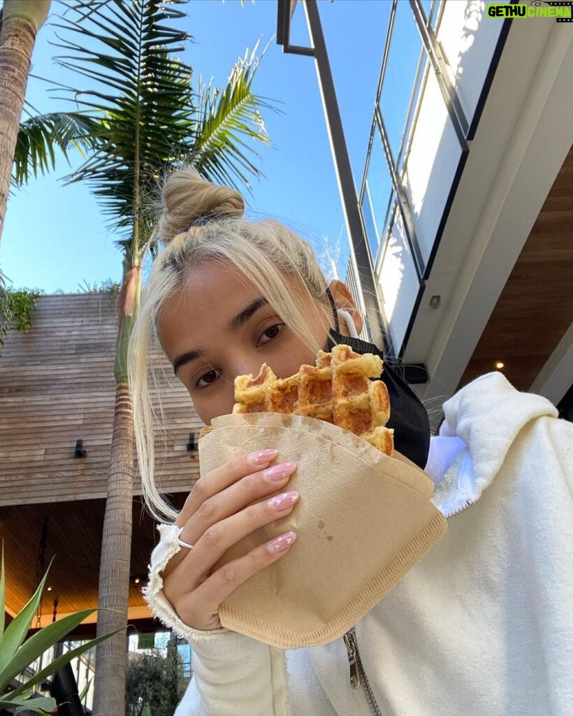 Pia Mia Instagram - good morning 🧚🏼 Los Angeles, California