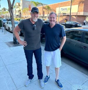 Piers Morgan Instagram - Amazing who you bump into walking through Beverly Hills… it’s been 15 years since I beat @traceadkins in the Celebrity Apprentice finale, when host Donald Trump pitched us as ‘USA vs UK, Good vs Evil’ … Trace wasn’t happy when I whipped his a** , but time’s a healer and it was great to see my old sparring partner looking so well and happy (and still ridiculously tall!). Such a nice guy, and a fabulous singer. Doing that show was great for both of us. 
Ps Anyone know what happened to Trump?