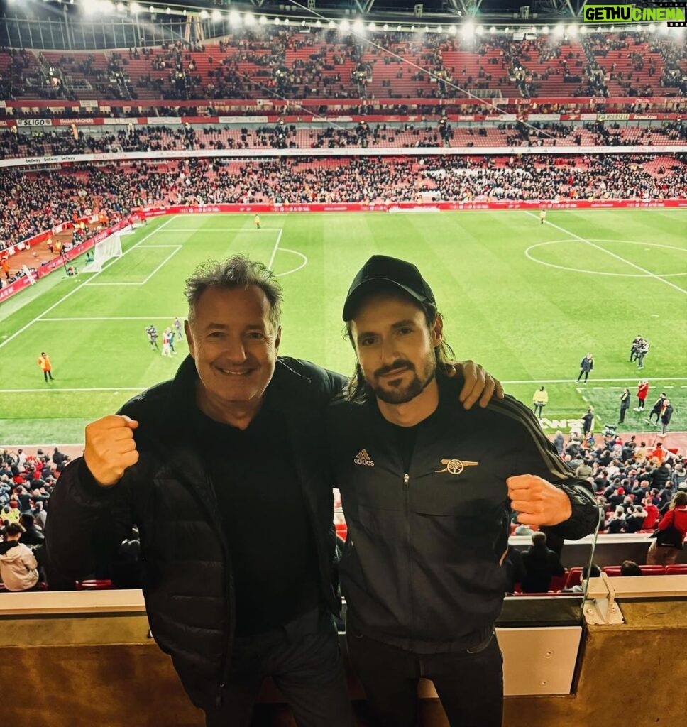 Piers Morgan Instagram - Oh Arsenal, we love you… ❤.. what a win! Emirates Stadium