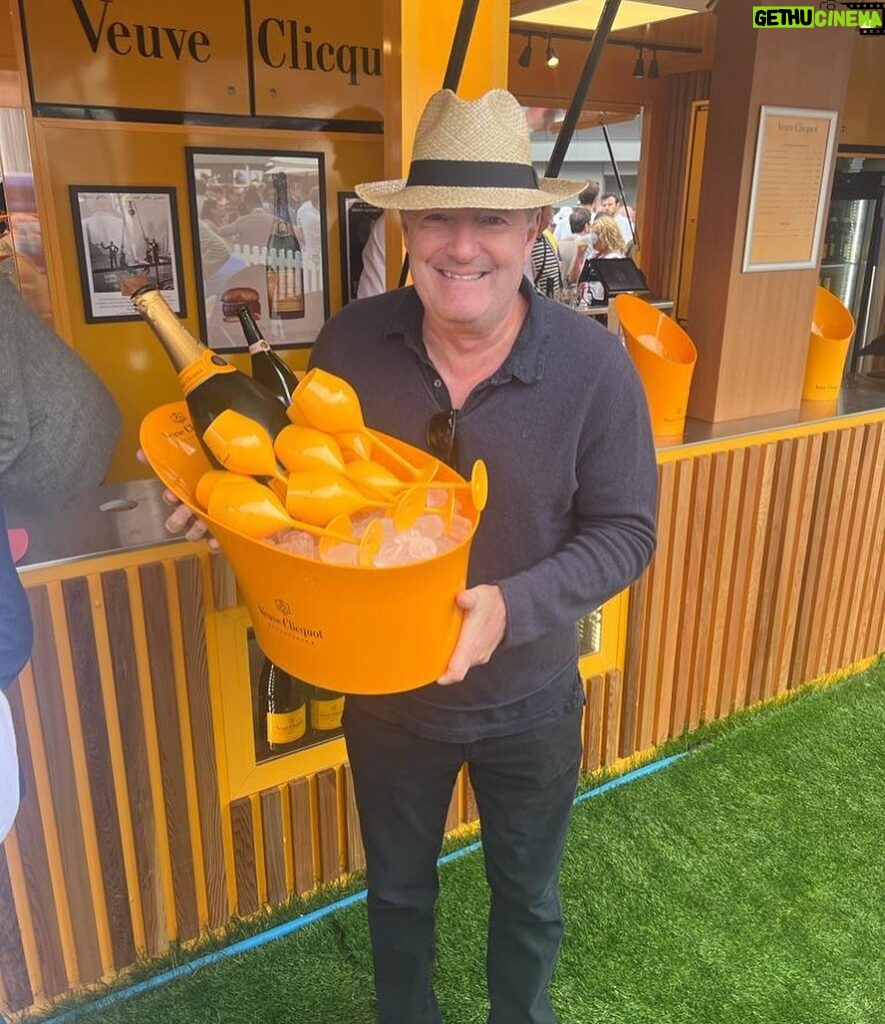 Piers Morgan Instagram - Lunch! 🍾 🥂 @homeofcricket @veuveclicquot Lord's Cricket Ground