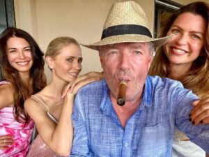 Piers Morgan Instagram - Lunch is elongating.
