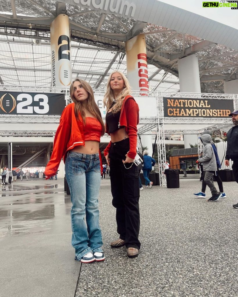 Piper Rockelle Instagram - go dawgs 🏈🏟📣 #cfbplayoff SoFi Stadium