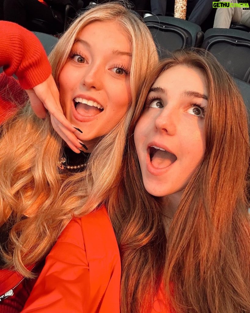 Piper Rockelle Instagram - go dawgs 🏈🏟📣 #cfbplayoff SoFi Stadium