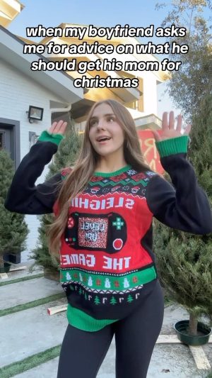 Piper Rockelle Instagram - i give the best advice ever 🎄🎁✨

#holiday #christmas #couple
