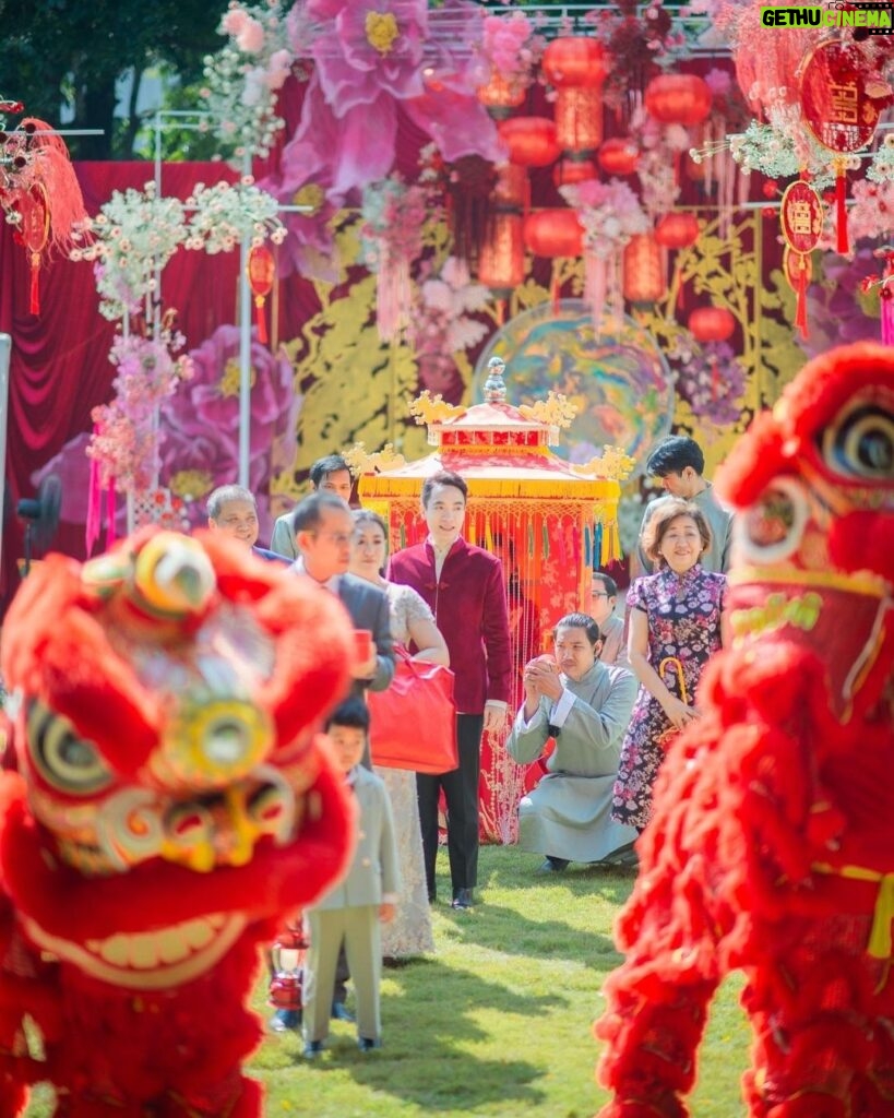 Pitchanart Sakakorn Instagram - 新正如意, 新年发财 ซินเจียหยู่อี่ ซินนี้ฟาไฉ 🧧♥️ Happy Chinese New Year ขอให้ทุกท่านเฮงๆรวยๆกันตลอดปีเลยนะคะ🙏 ปล.เอารูปแต่งงานมาลง จีนกว่านี้ไม่มีอีกแล้ว #ก็ว่าจะไม่รัก