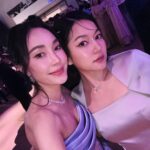 Pitchanart Sakakorn Instagram - อาชีพหลักไปงานแต่ง อาชีพเสริมไปงานวันเกิด🫣🫣🫣 เลื่อนดูวันรวมพี่น้องและผองเพื่อน👉🏻 👯‍♀️🫶🏻♥️ #loveoillikeaido 📷 by @great_est 👗 @oatcouture_dresses @ KingPower Sevaree