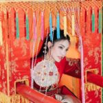 Pitchanart Sakakorn Instagram - 新正如意, 新年发财 ซินเจียหยู่อี่ ซินนี้ฟาไฉ 🧧♥️ Happy Chinese New Year ขอให้ทุกท่านเฮงๆรวยๆกันตลอดปีเลยนะคะ🙏 ปล.เอารูปแต่งงานมาลง จีนกว่านี้ไม่มีอีกแล้ว #ก็ว่าจะไม่รัก
