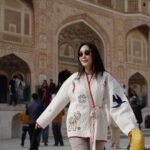 Pitchanart Sakakorn Instagram - เมย์บิ๊ก ตอน ตะลุยแดนภารตะ 🇮🇳🐫👳🏻‍♂️♥️🐍 #ก็ว่าจะไม่รัก Jaipur Pink City