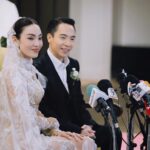 Pitchanart Sakakorn Instagram - ขอบคุณพี่น้องสื่อทุกท่านที่คอยให้การสนับสนุน และเป็นกำลังใจให้เมย์มาตลอด20กว่าปีในวงการบันเทิงด้วยนะคะ🙏♥️ #ก็ว่าจะไม่รัก 👩🏻💄 @pom_vinij @katemossholiday 👗 @narong_official 💎 @gemsgalleryofficial @theanyamanee 🌺 @mahassajan_wedding 📷 @bluezuriphoto Grand Hyatt Erawan Bangkok