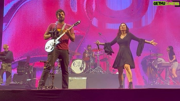 Pitty Instagram - nosso Fritty ta vivo! 🙃 mto obrigada ao @festivaltura.poa e aos parça da @fresnorock pelo convite. que noite massa 💜✌️ Porto Alegre, Rio Grande do Sul