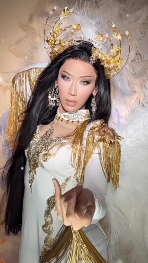Plastique Tiara Instagram - 🇻🇳 #dragqueen #transformation
