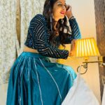 Poonam Dubey Instagram - ढूँढो ख़ुशी पहले ख़ुद के अंदर , दुनिया में ग़म तो तमाम मिलेंगे। दर्द में जो शामिल हो वही सच्चा यार, महफ़िल में तो दोस्त हज़ार मिलेंगे॥ ….. #poonamdubey #thoughtoftheday #stayblessed #staypositive 🫶😘🤗❤️🧿 Mumbai, Maharashtra