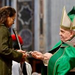 Pope Francis Instagram - EN: Overwhelmed by a barrage of words, we let the word of God glide by us: we hear it, yet we fail to listen to it; we listen to it, yet we don’t keep it; we keep it, yet we don’t let it provoke us to change. We need to stop being “deaf” to God’s word #SundayoftheWordofGod ES:Es el riesgo que corremos, ya que abrumados por miles de palabras, no damos importancia a la Palabra de Dios, la oímos, pero no la escuchamos; la escuchamos, pero no la custodiamos; la custodiamos, pero no nos dejamos provocar por ella para cambiar. Es necesario no ser “sordos” a la Palabra. #DomingodelaPalabradeDios PT: Este é o nosso risco: arrastados por mil palavras, passa-nos por cima também a Palavra de Deus: ouvimo-la, mas não a escutamos; escutamo-la, mas não a guardamos; guardamo-la, mas não nos deixamos provocar à mudança de vida. È preciso não ser «surdo» à Palavra. #DomingodaPalavradeDeus IT: Travolti da mille parole, ci lasciamo scivolare addosso pure la #ParoladiDio: la sentiamo, ma non la ascoltiamo; la ascoltiamo, ma non la custodiamo; la custodiamo, ma non ci lasciamo provocare per cambiare. Bisogna non essere “sordi” alla Parola! #DomenicadellaParola FR: Parfois, nous laissons la #ParoledeDieu glisser sur nous. Nous l’entendons, mais nous ne l’écoutons pas ; nous l’écoutons, mais nous ne la gardons pas ; nous la gardons mais nous ne nous laissons pas changer. Ne soyons pas “sourds” à la Parole! #DimanchedelaParoledeDieu PL: Przytłoczeni tysiącem słów pozwalamy, żeby słowo Boże przemknęło: słyszymy je, ale go nie słuchamy; słuchamy go, ale go nie strzeżemy; strzeżemy go, ale nie pozwalamy, by sprowokowało nas do przezmiany. Nie można być „głuchym” na Słowo! #NiedzielaSłowaBożego Basilica di San Pietro in Vaticano